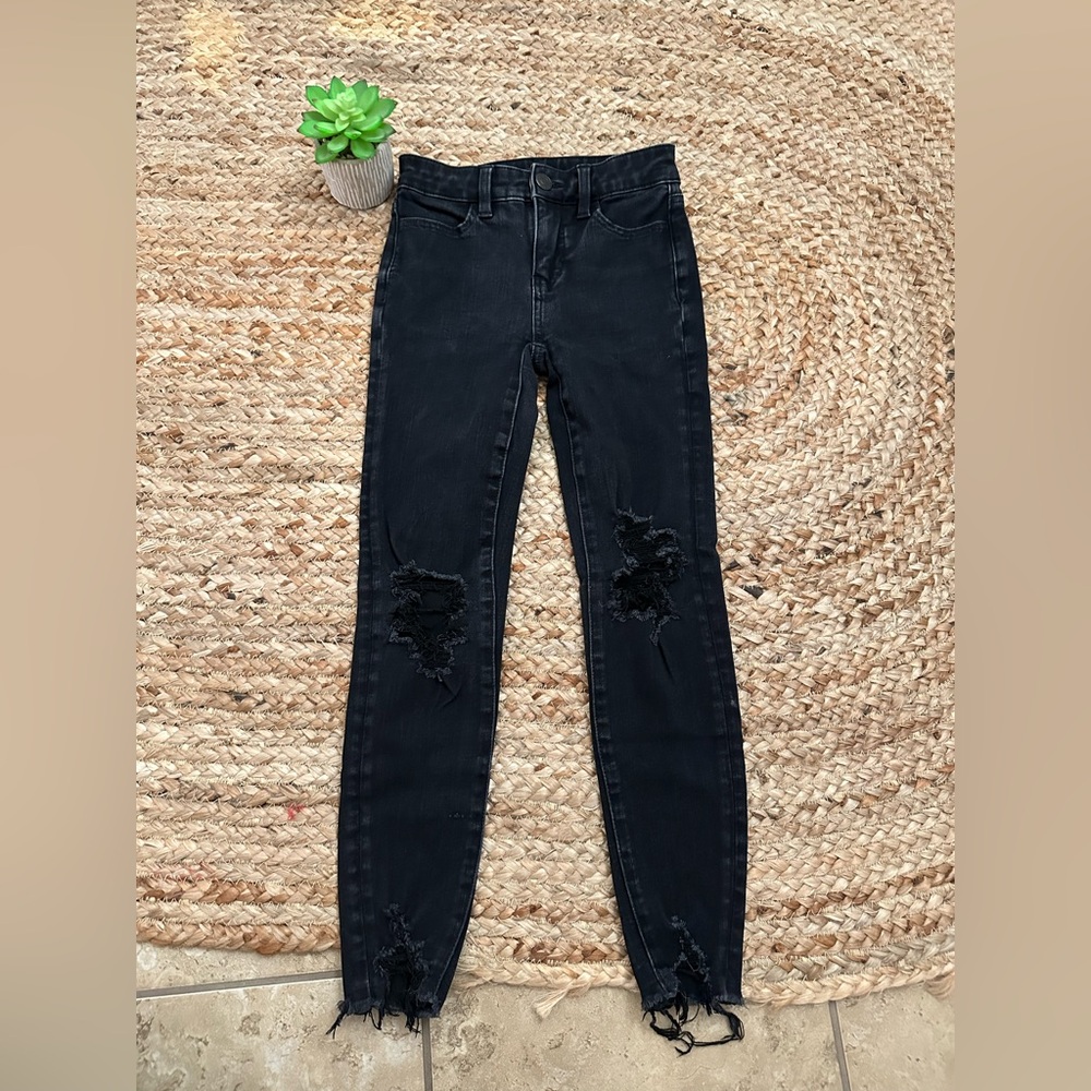 AE BLACK SKINNY JEANS